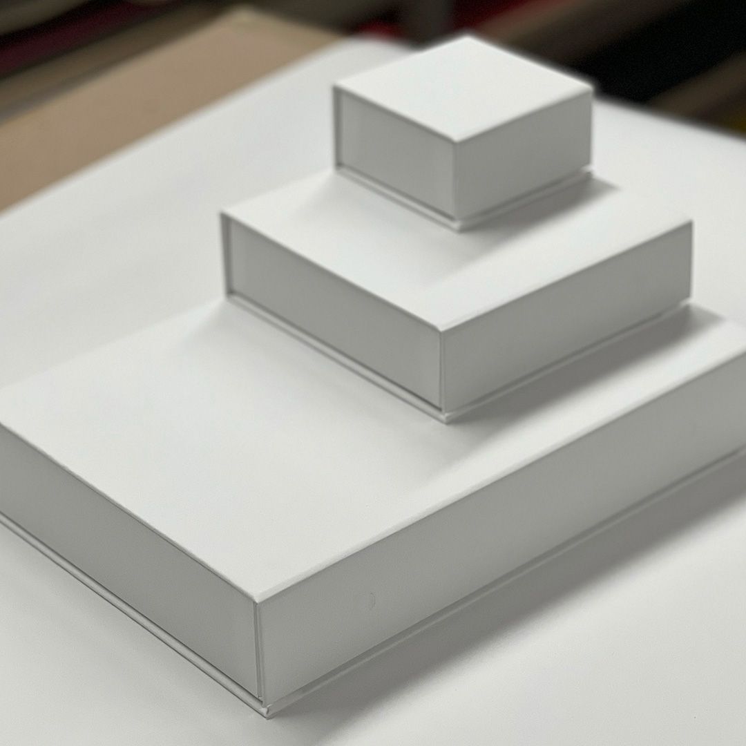 White magnet boxes
